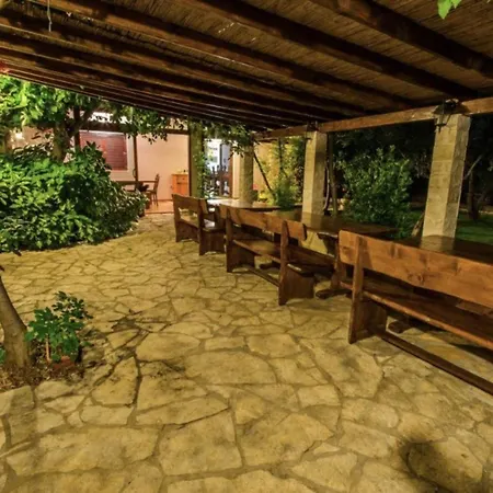 Apartment A 4 W Shared Pool And Balcony Near The