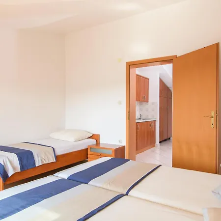 Apartment A 4 W Shared Pool And Balcony Near The Seget Vranjica