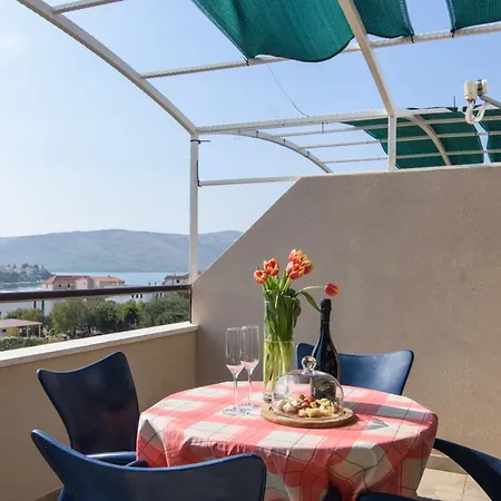 Апартаменти A 4 W Shared Pool And Balcony Near The Сегет-Враниця